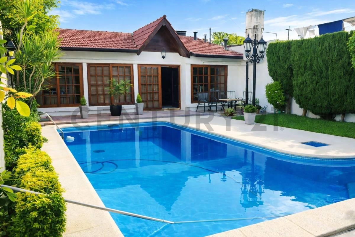 VENTA CASA 4 AMBIENTES CASTELAR SUR APTA CREDITO PILETA QUINCHO — foto 1