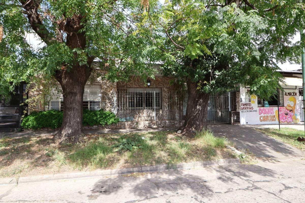 VENTA CASA 5 AMBIENTES SAN ANTONIO DE PADUA — foto 1