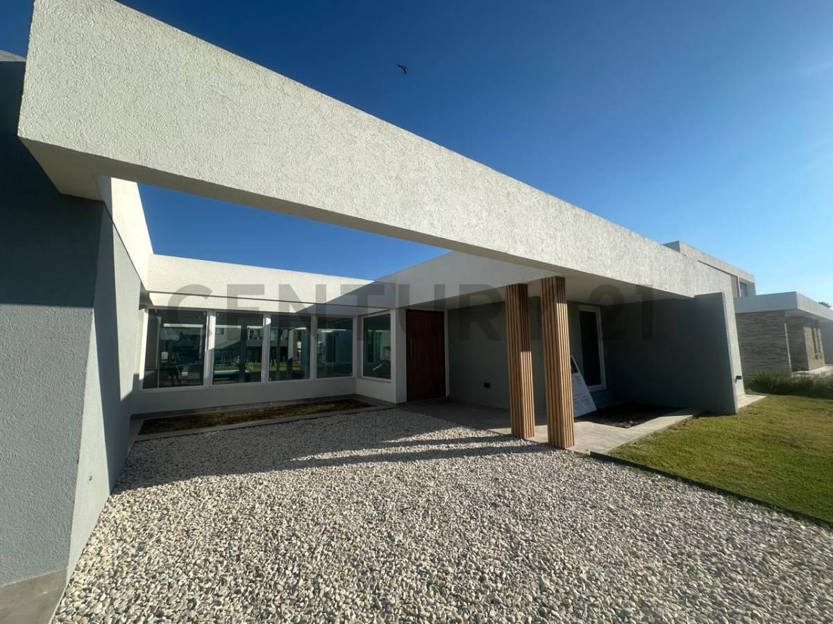 CASA A ESTRENAR 4 AMBIENTES PRADOS DEL OESTE PILETA — foto 1
