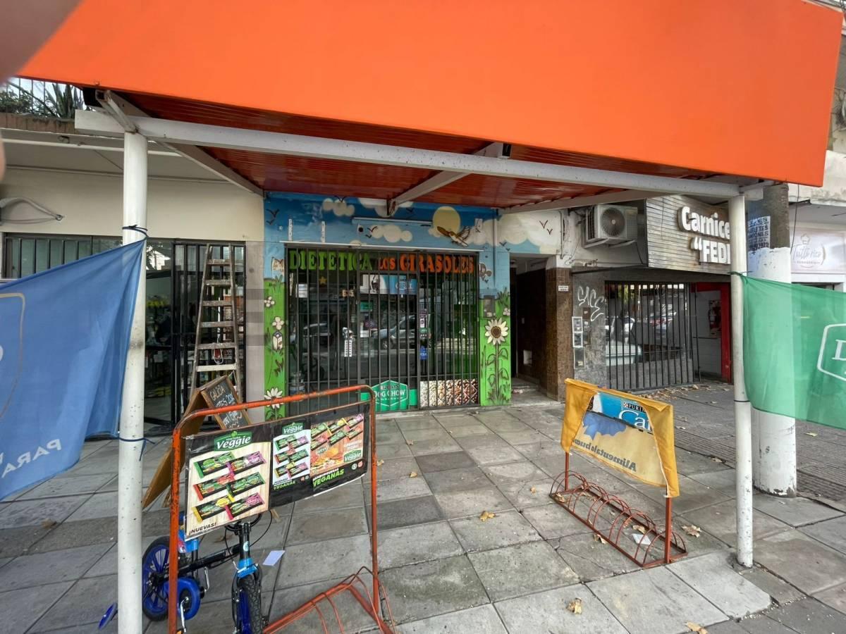 VENTA LOCAL COMERCIAL y ESPACIO AEREO CASTELAR SUR — foto 1