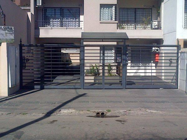 VENTA COCHERA CASTELAR CENTRO — foto 1