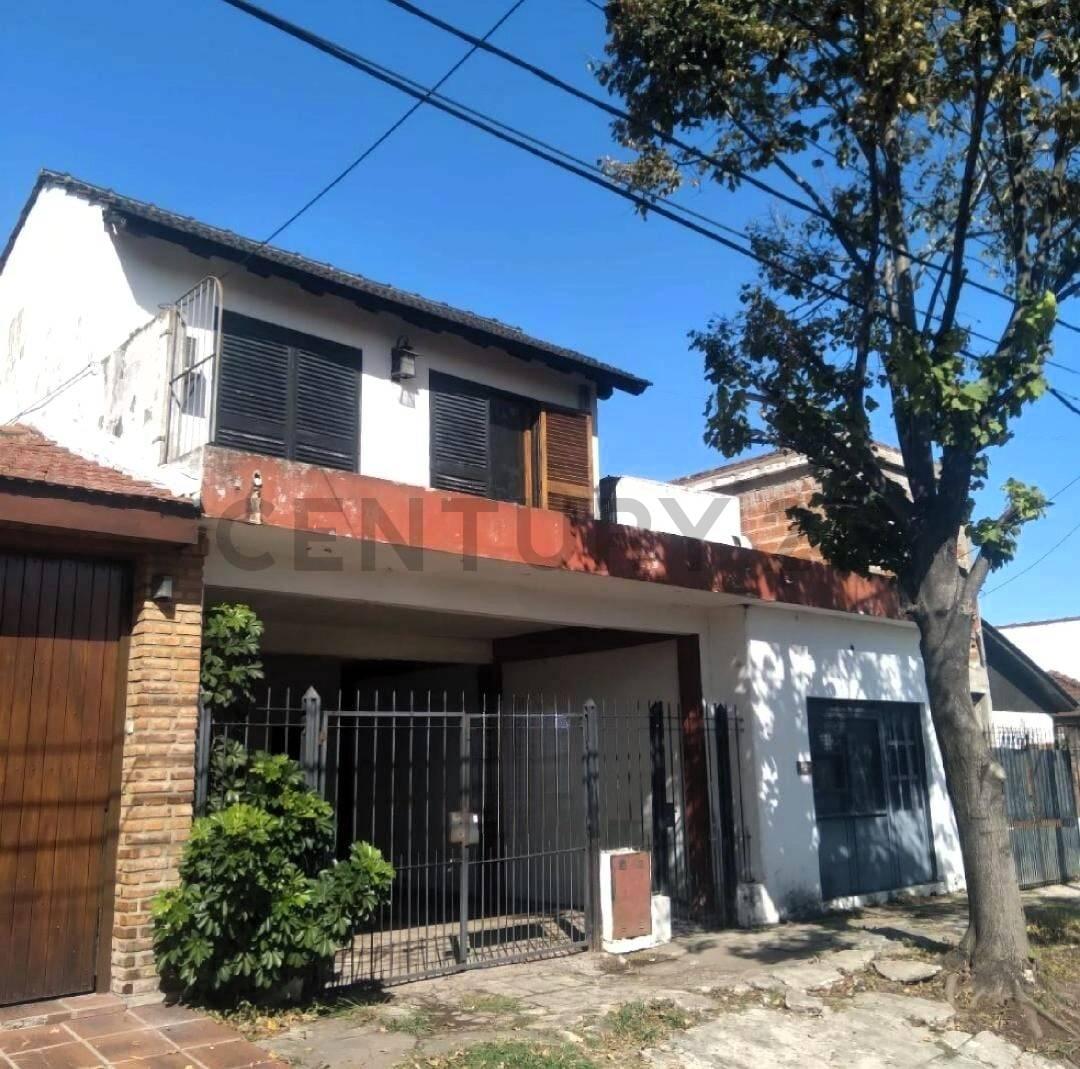 CASA VENTA PADUA 4 AMBIENTES COCHERA PATIO TERRAZA — foto 1