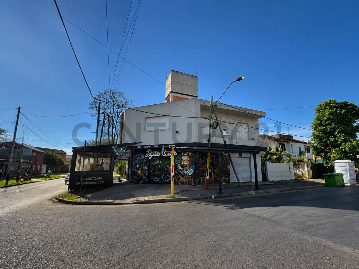 Venta casa 4 ambientes con locales abajo Castelar Sur — foto 1
