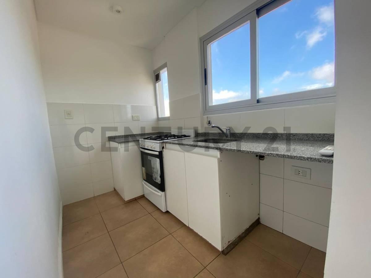 ALQUILER SEMIPISO 2 AMBIENTES CON COCHERA ITUZAINGO NORTE — foto 1