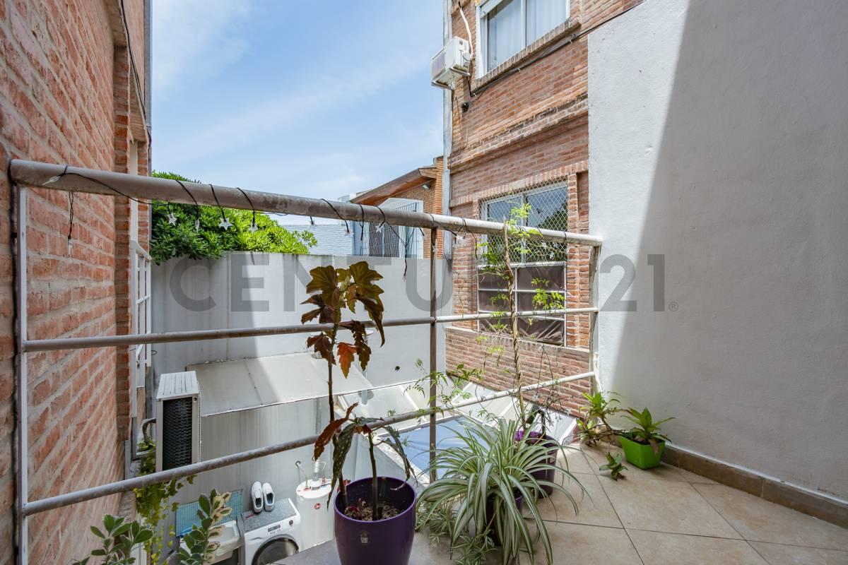 Venta depto tipo duplex con doble balcon/ Apto credito- Villa Luro — foto 1