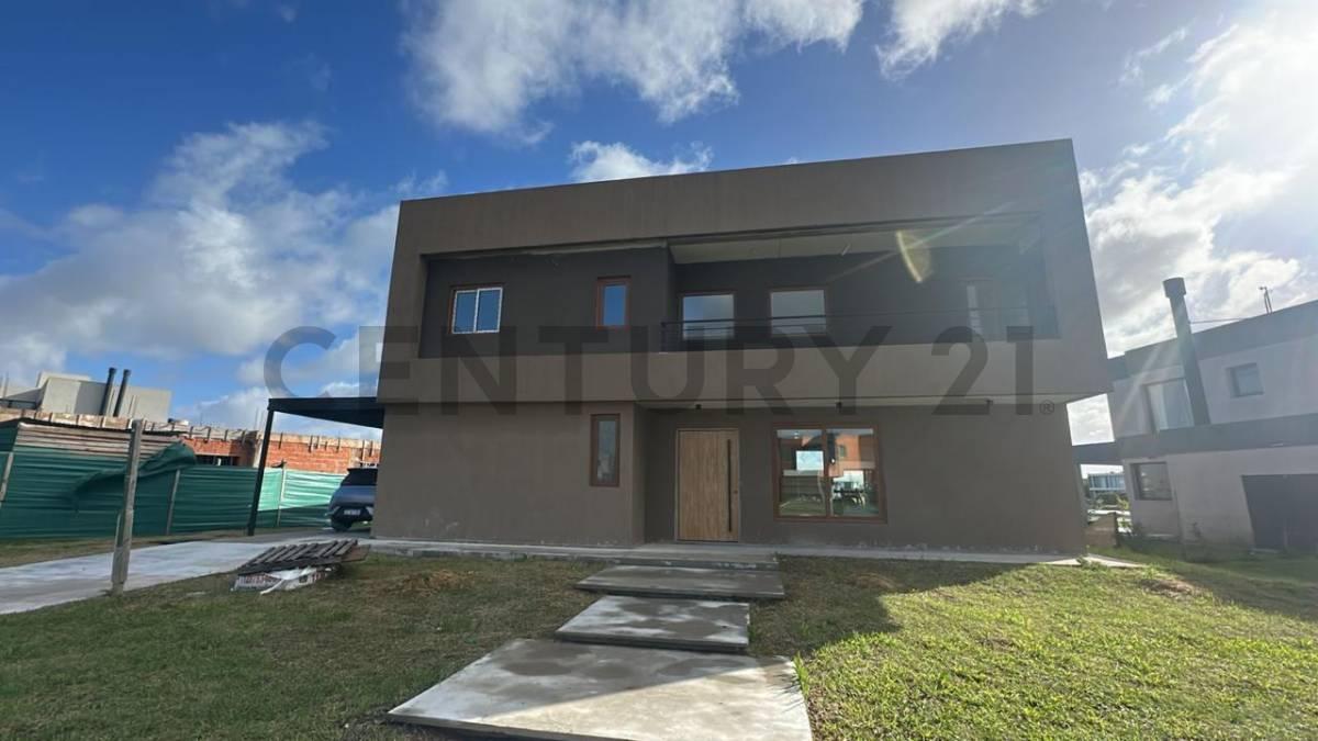 Venta Casa 6 ambientes con vista a la laguna, barrio privado La Alameda , Canning — foto 1
