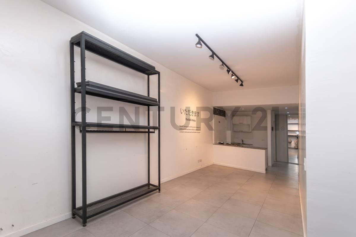 Venta Departamento 2 ambientes con patio y 2 baños completos en excelente ubicación. — foto 1