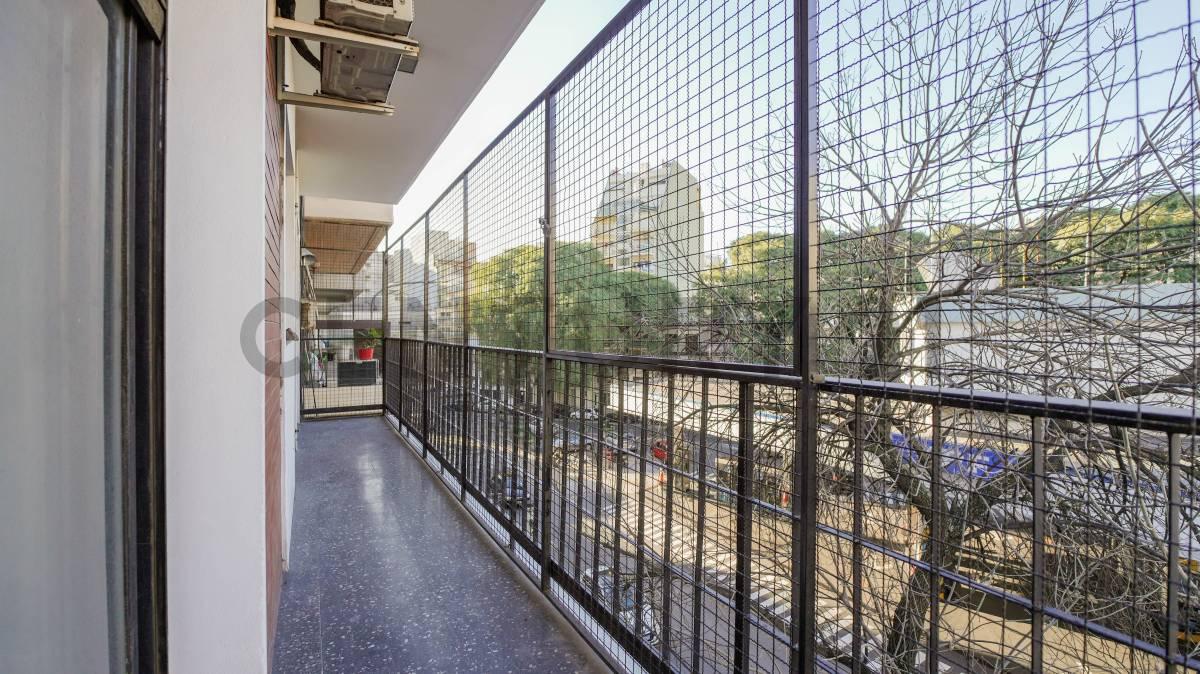 VENTA DEPARTAMENTO 4 AMBIENTES C/ BALCON CORRIDO, APTO PROF.-VILLA CRESPO — foto 1