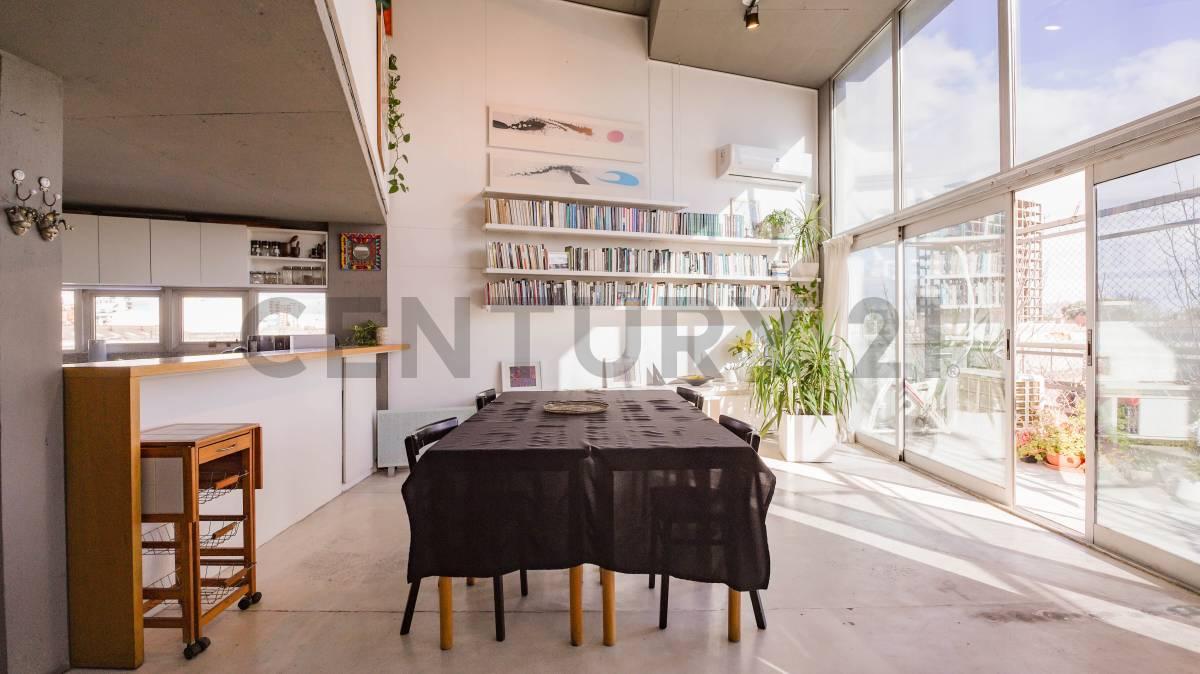 VENTA - LOFT ESTILO NEW YORK en BARRACAS - 3 Amb - Duplex - Muy luminoso — foto 1
