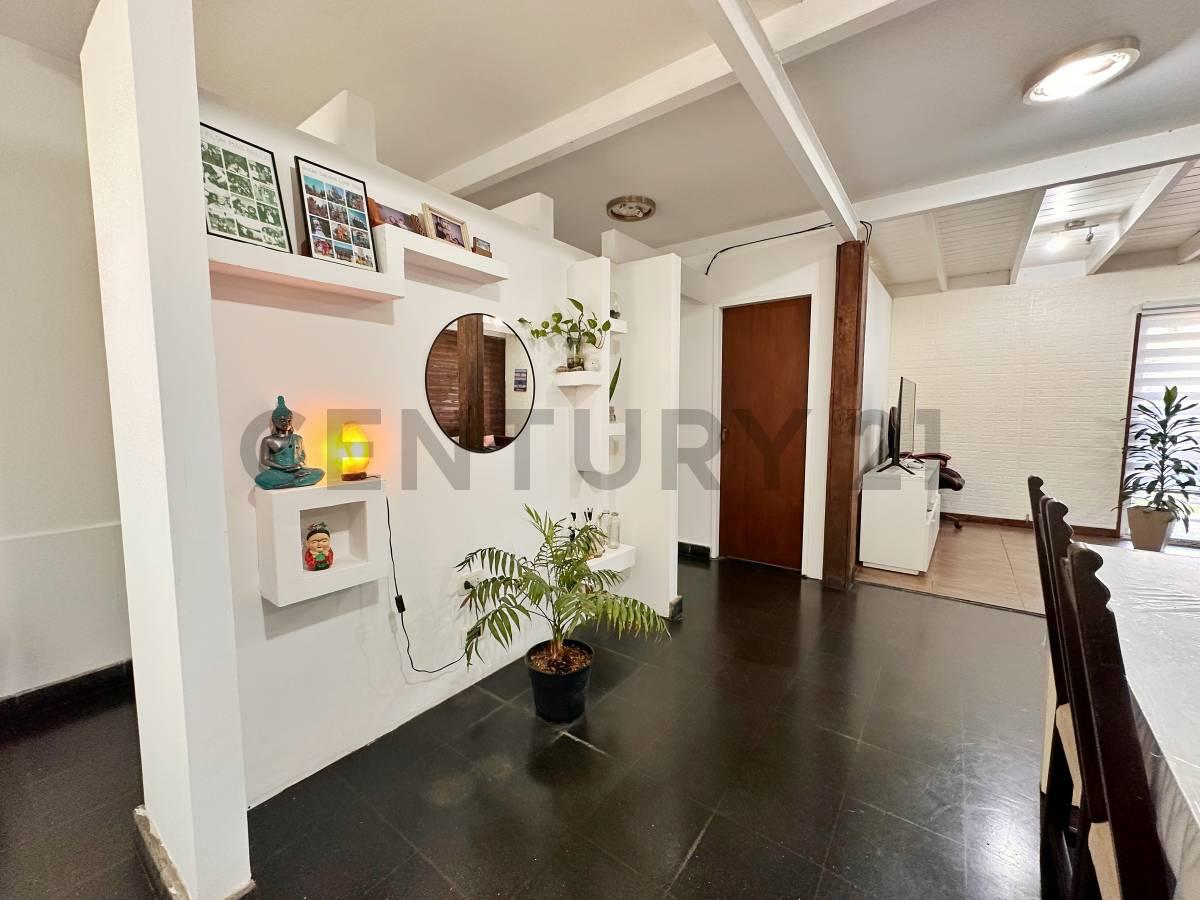 Venta de casa 3 dormitorios en Ringuelet. APTO BANCO — foto 1