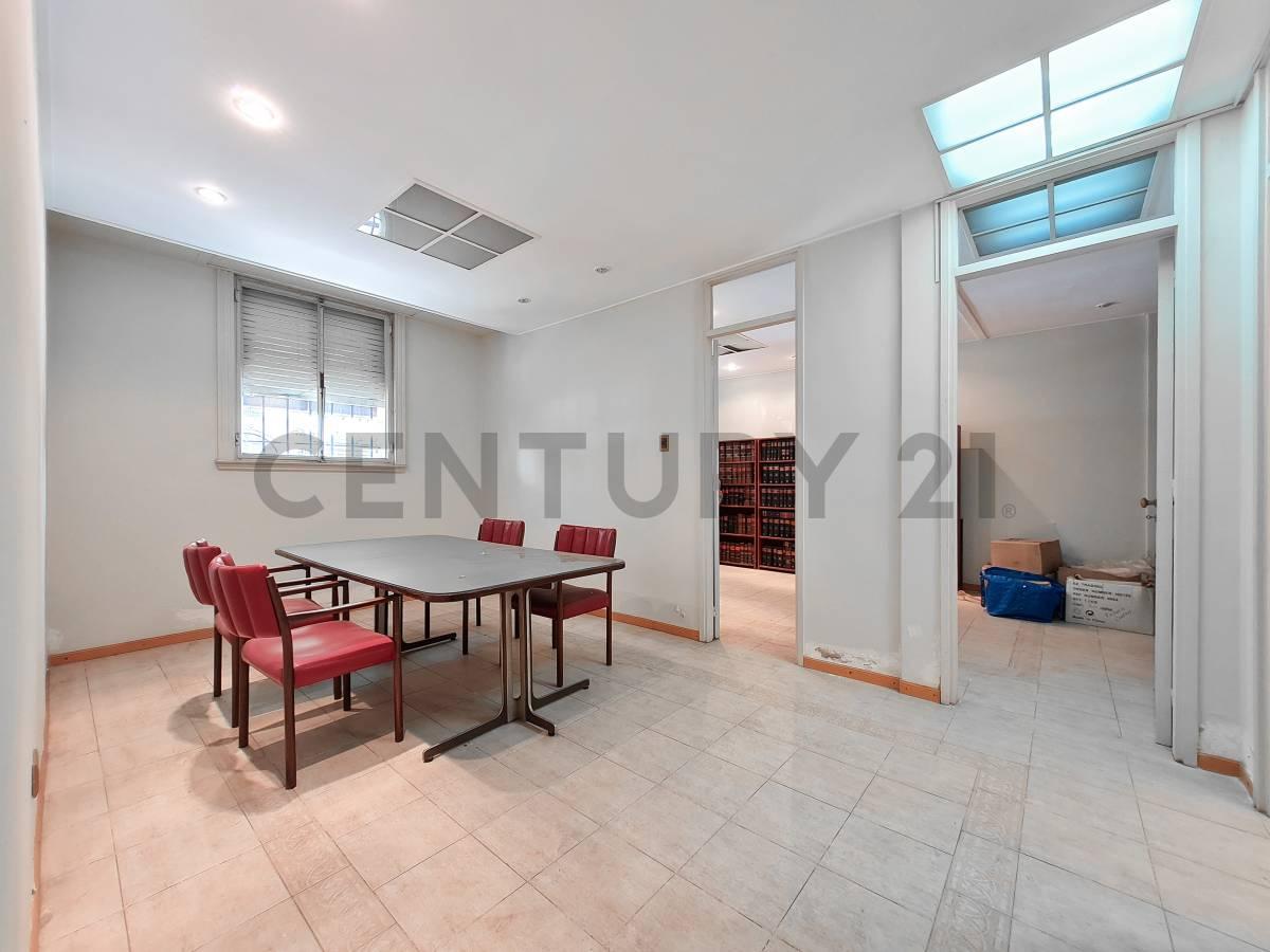 Oficina en Venta en la Plata al frente — foto 1