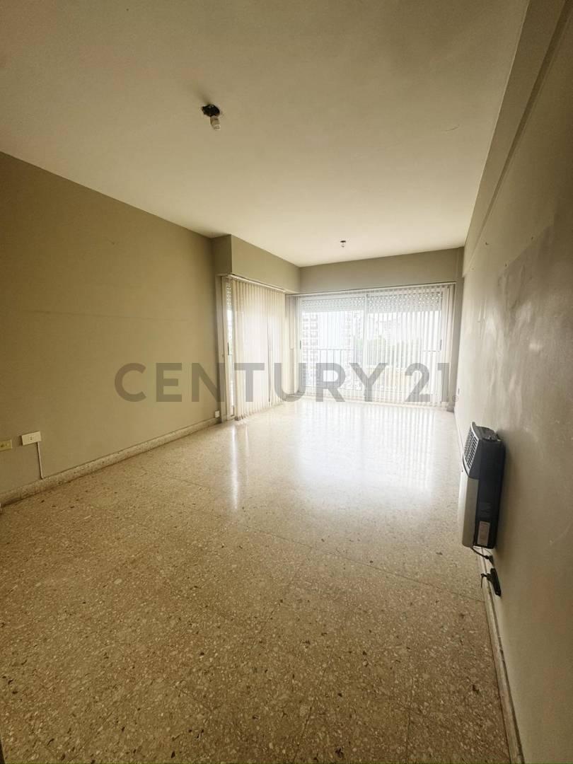 DEPARTAMENTO DE 3 DORMITORIOS CON COCHERA EN VENTA EN LA PLATA — foto 1