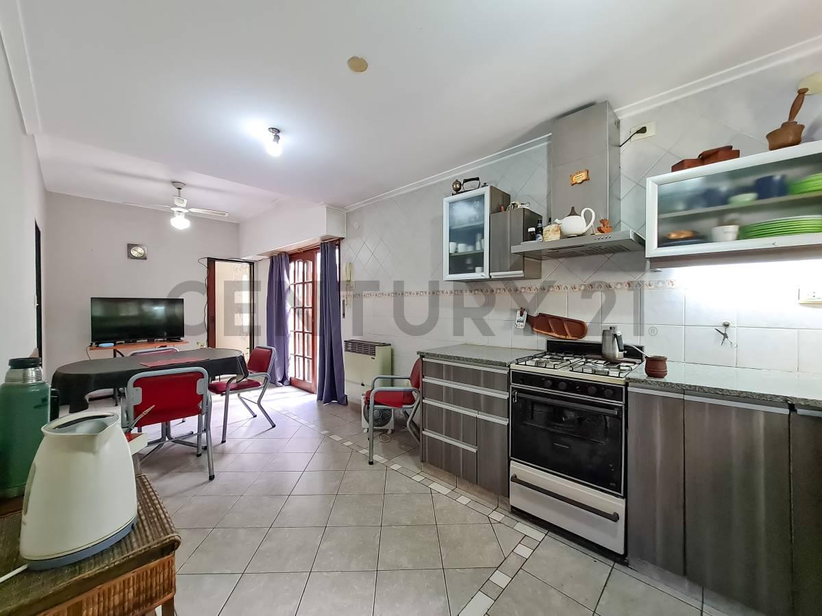 Casa en venta 3 dormitorios en La Plata, con Cochera — foto 1