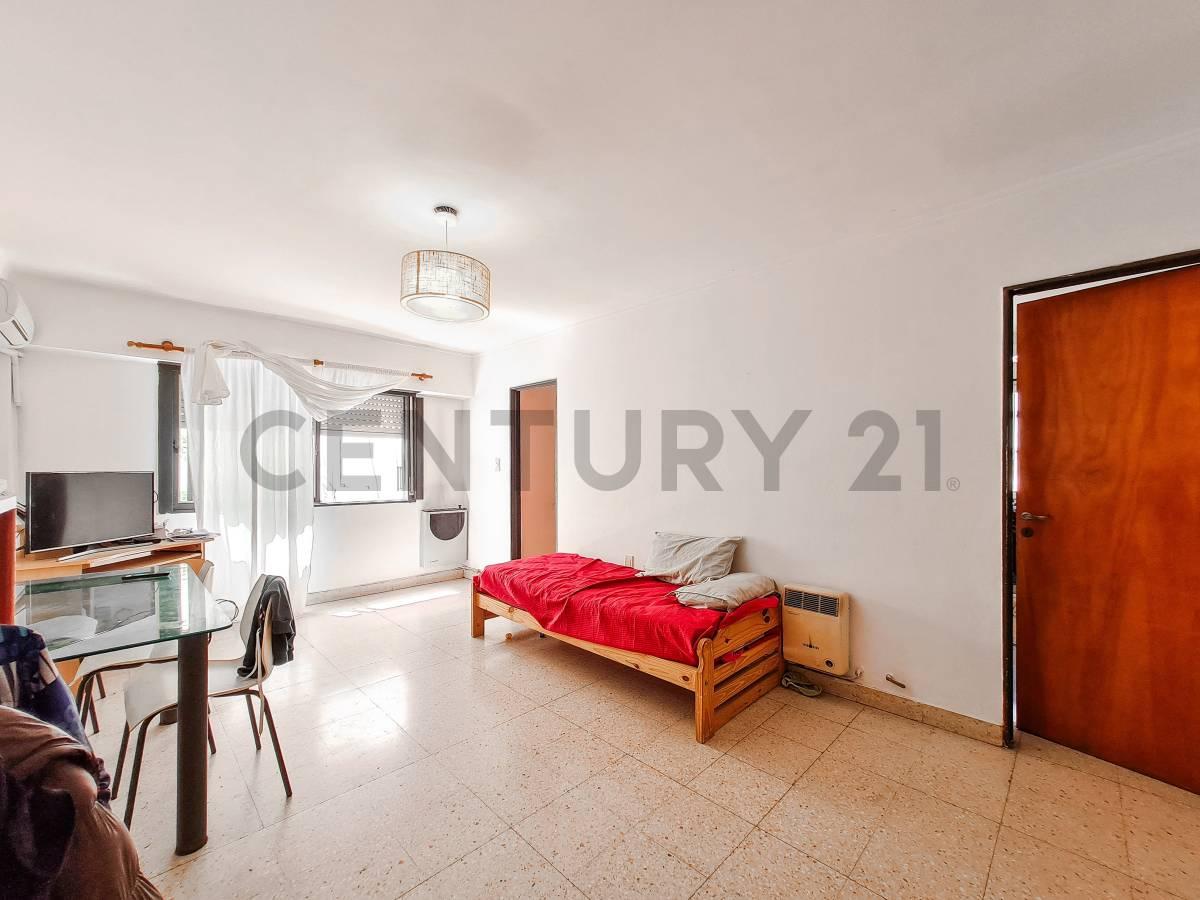 DEPARTAMENTO DE 2 DORMITORIOS EN VENTA EN LA PLATA — foto 1