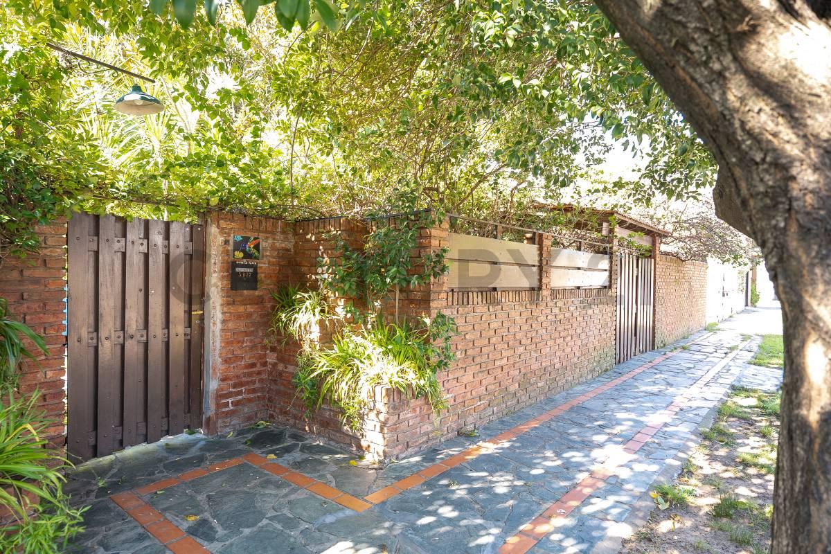 Casa en venta en Ezpeleta. — foto 1