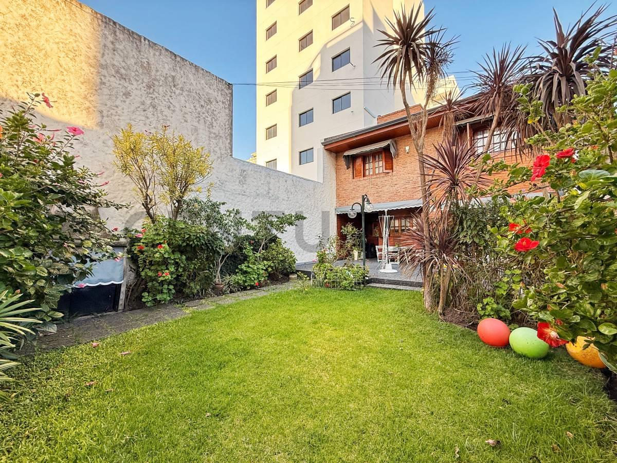 VENTA CASA 3 DORMITORIOS – LA PLATA | 49 e/ 16 y 17 — foto 1