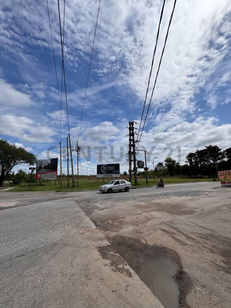 FRACCION SOBRE AVENIDA 520 — foto 1