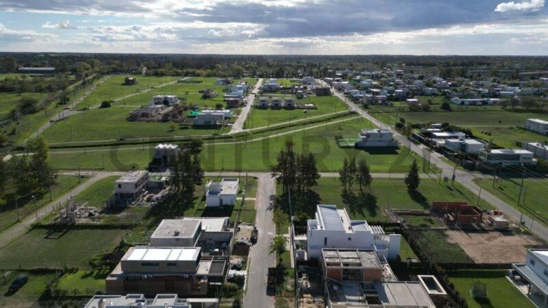 Venta de Lote de 597,90m2 en José Hernández, La Plata, Barrio Don Carlos — foto 1