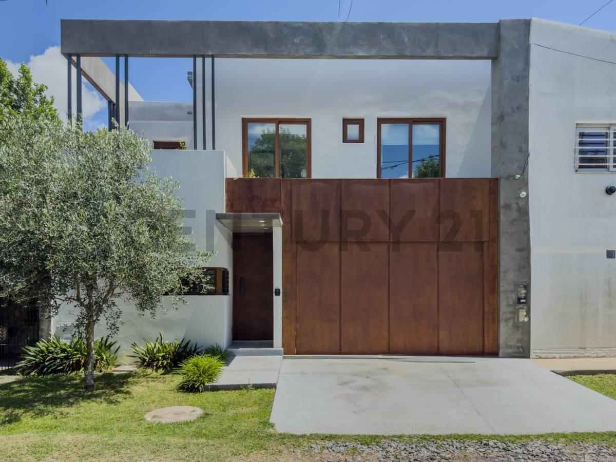 Casas de Categoria en Venta en Ringuelet — foto 1