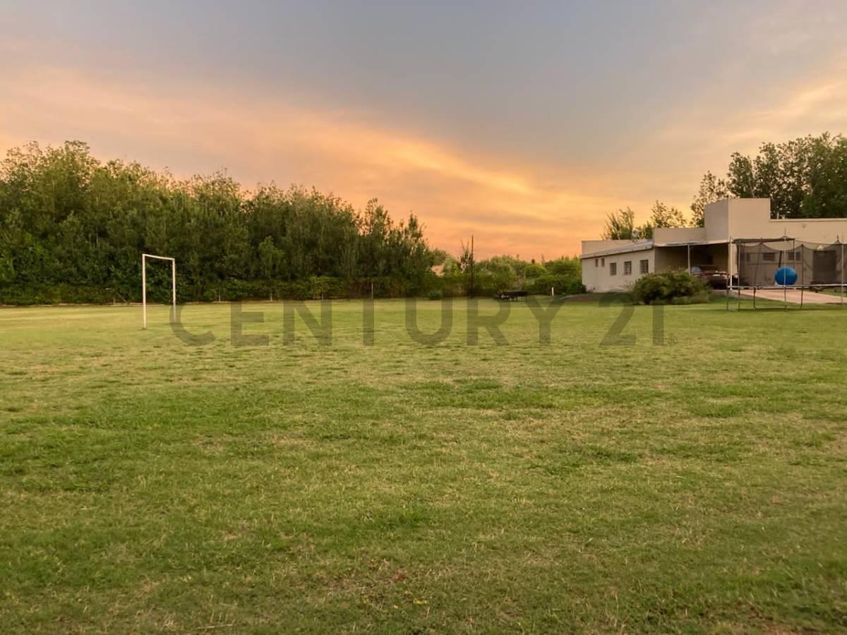 Lote terreno en venta en Villa Elisa barrio cerrado — foto 1