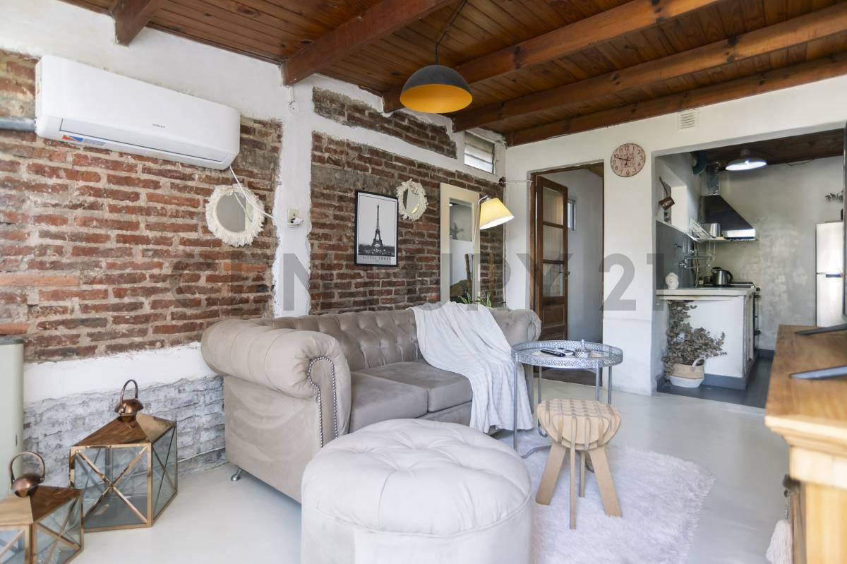 CASA EN VENTA EN LA PLATA APTO BANCO 2 DORMITORIOS PILETA VERDE — foto 1