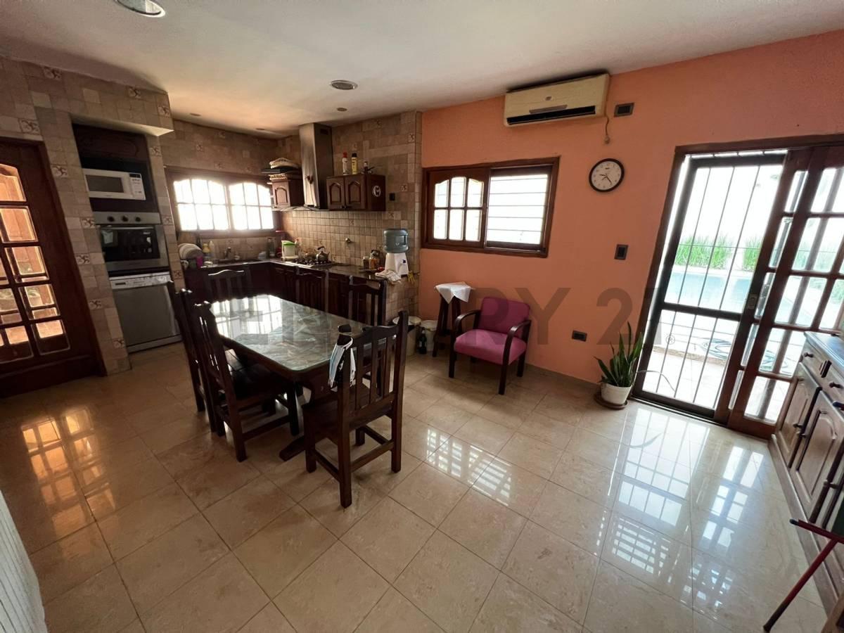Casa en venta en La Plata — foto 1