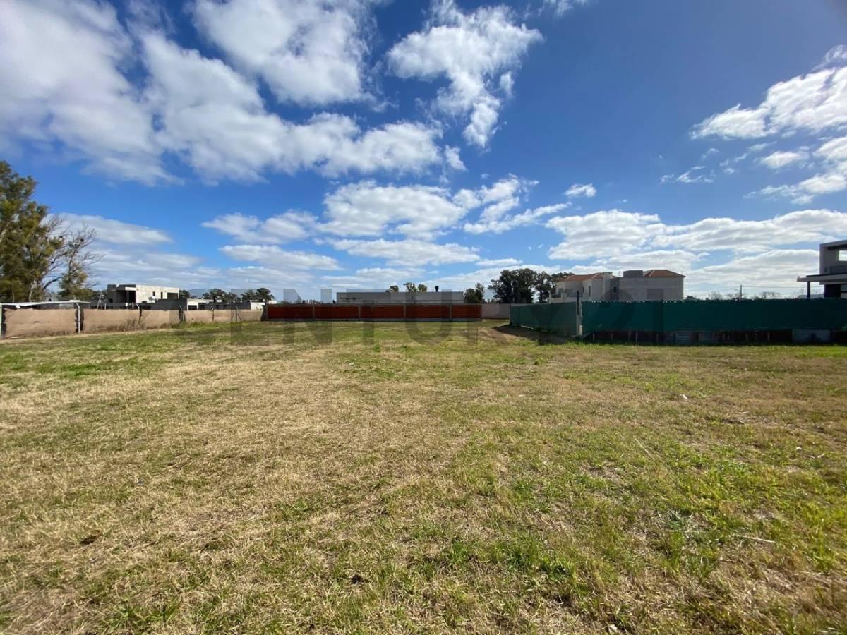 CALLE 506 e/ 132 y 132 bis Terreno en venta — foto 1