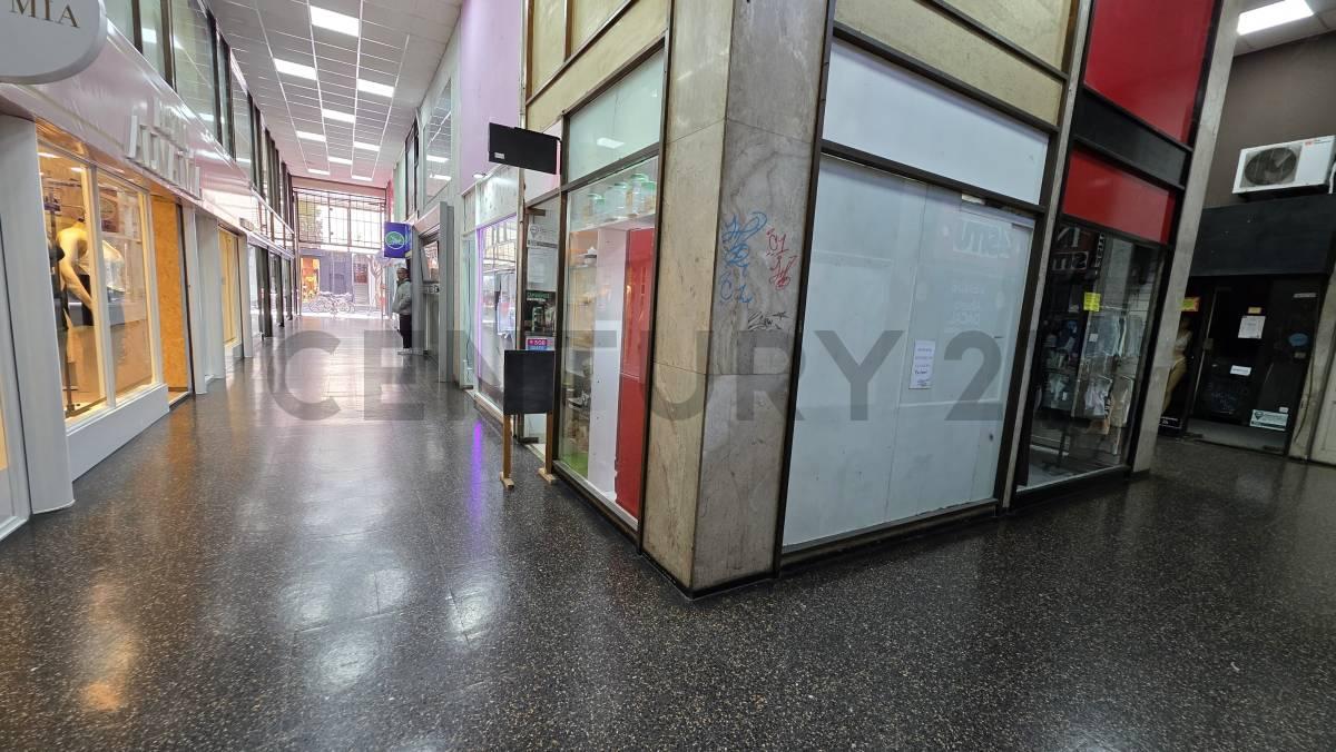 Local en venta en La Plata centro calle 8 — foto 1