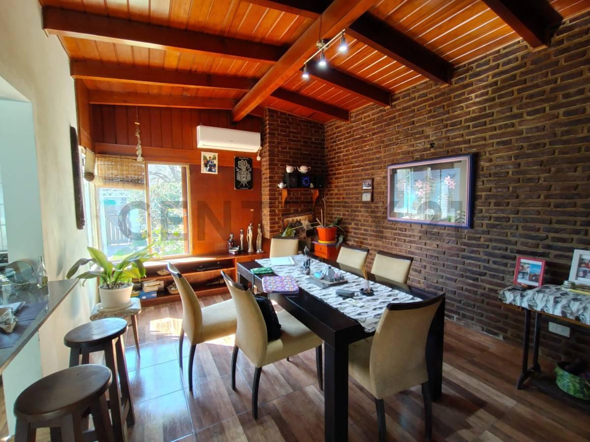 30 e/ 507 y 508 | Jose hernandez - La Plata - Vendemos casa con amplio lote de 1000m2 — foto 1