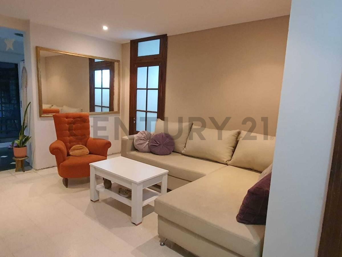 VENTA Casa 2 dormitorios + cochera | Calle 3 y 66 | La plata — foto 1