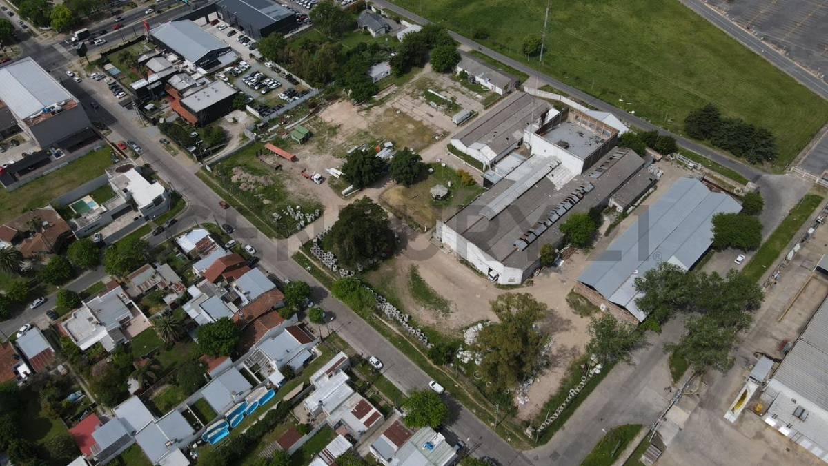 Lote en venta en Gonnet, entre caminos, 2 hectáreas — foto 1