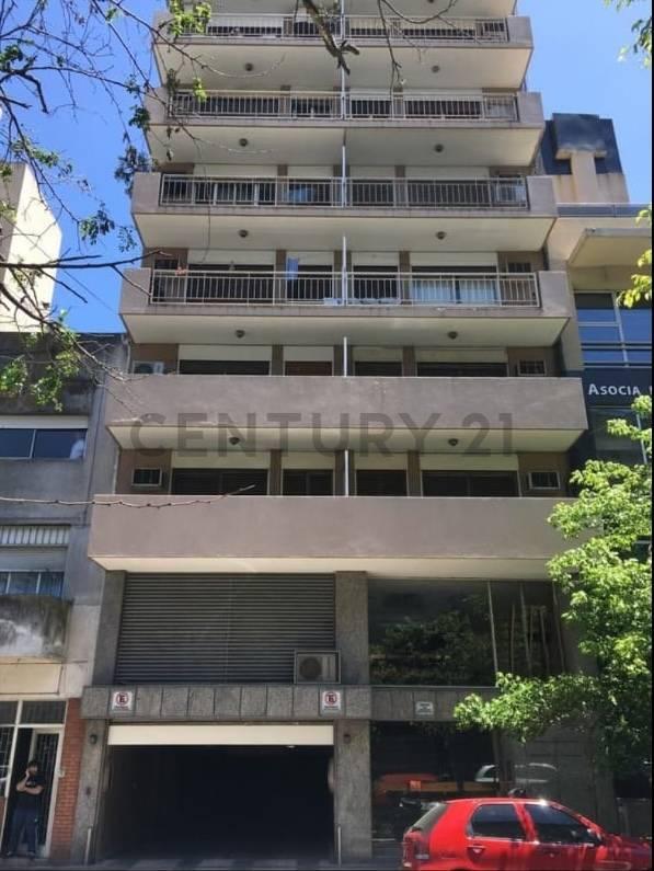 45 ENTRE 5 Y 6 MONOAMBIENTE IDEAL ESTUDIANTES VENTA LA PLATA — foto 1