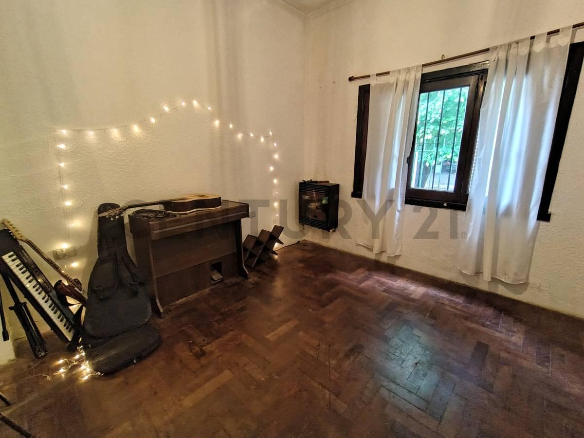 33 E/ 9 Y 10 - VENDEMOS PH AL FRENTE CON TERRAZA - APTO BANCO - — foto 1