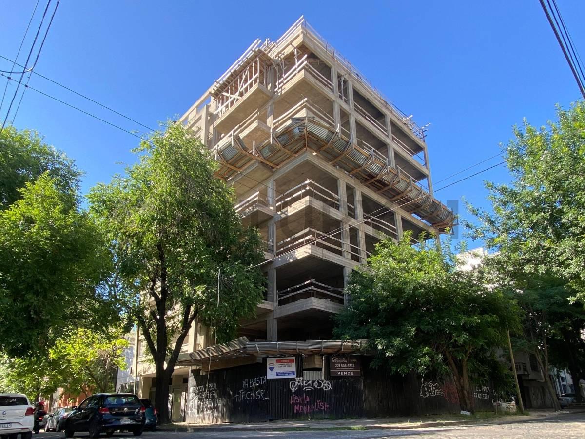 DEPARTAMENTO DE 1 DORMITORIO EN VENTA EN LA PLATA EN CONSTRUCCION - CON COCHERA — foto 1