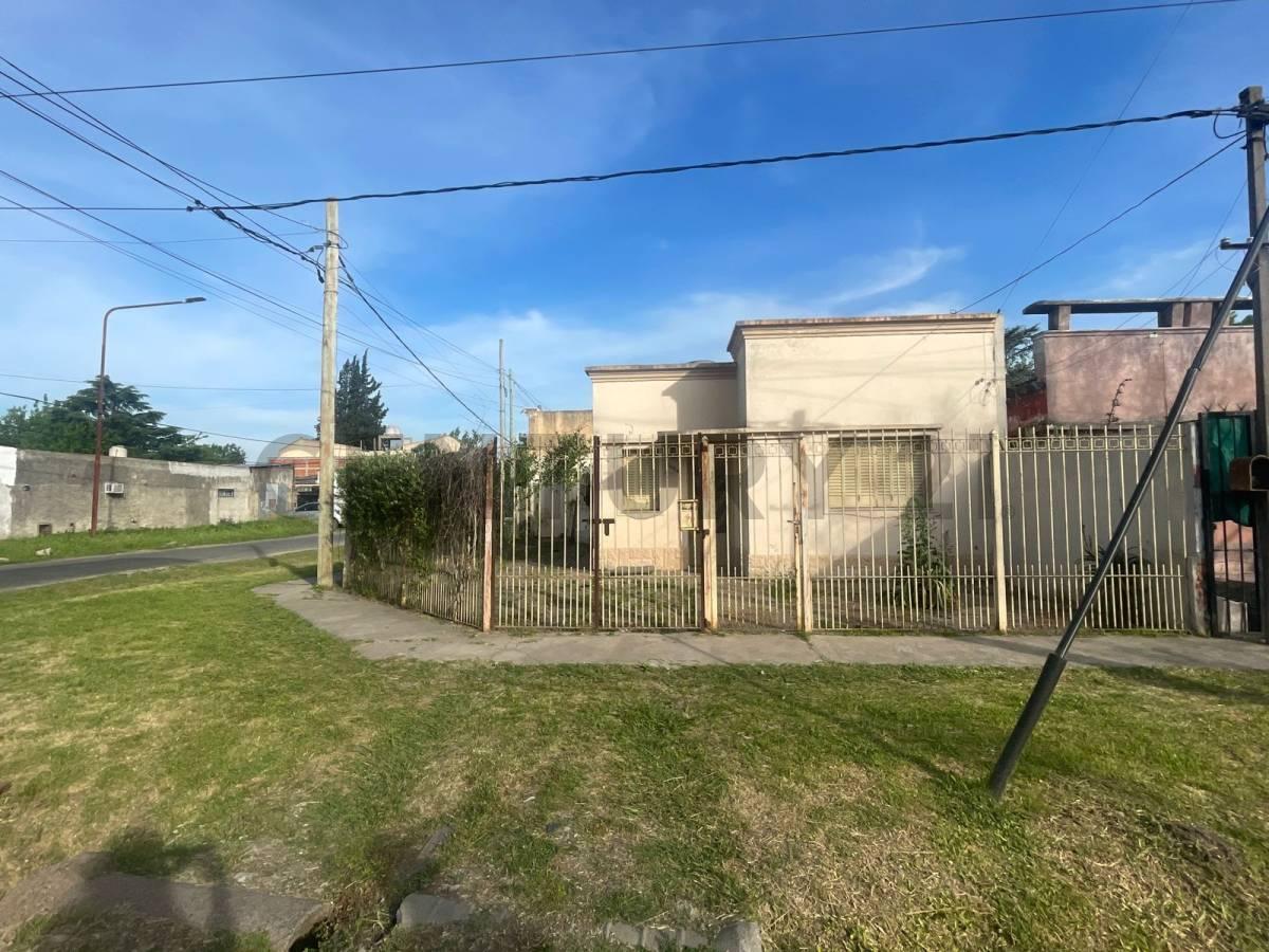 CASA EN VENTA EN LOS HORNOS - LA PLATA - 2 DORMITORIOS — foto 1