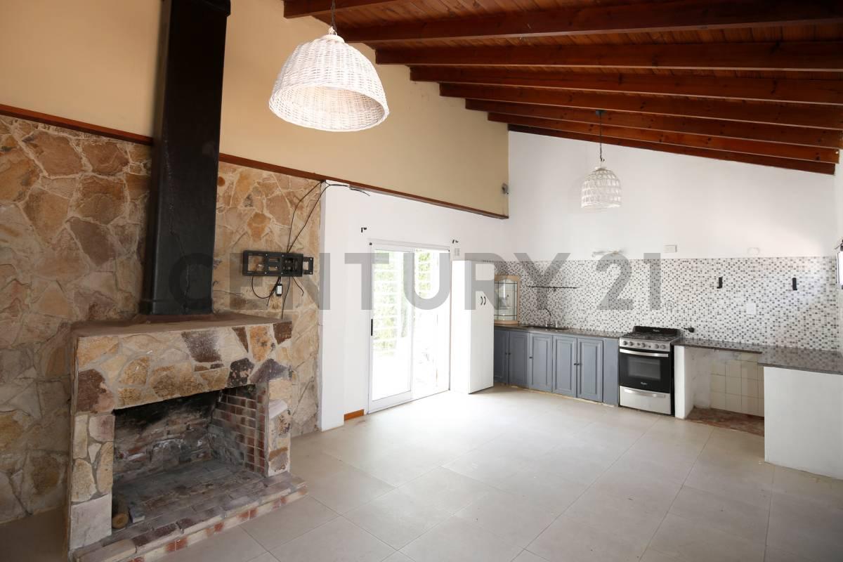 Casa en venta La Plata 2 dormitorios, cochera y Departamento Monoambiente — foto 1