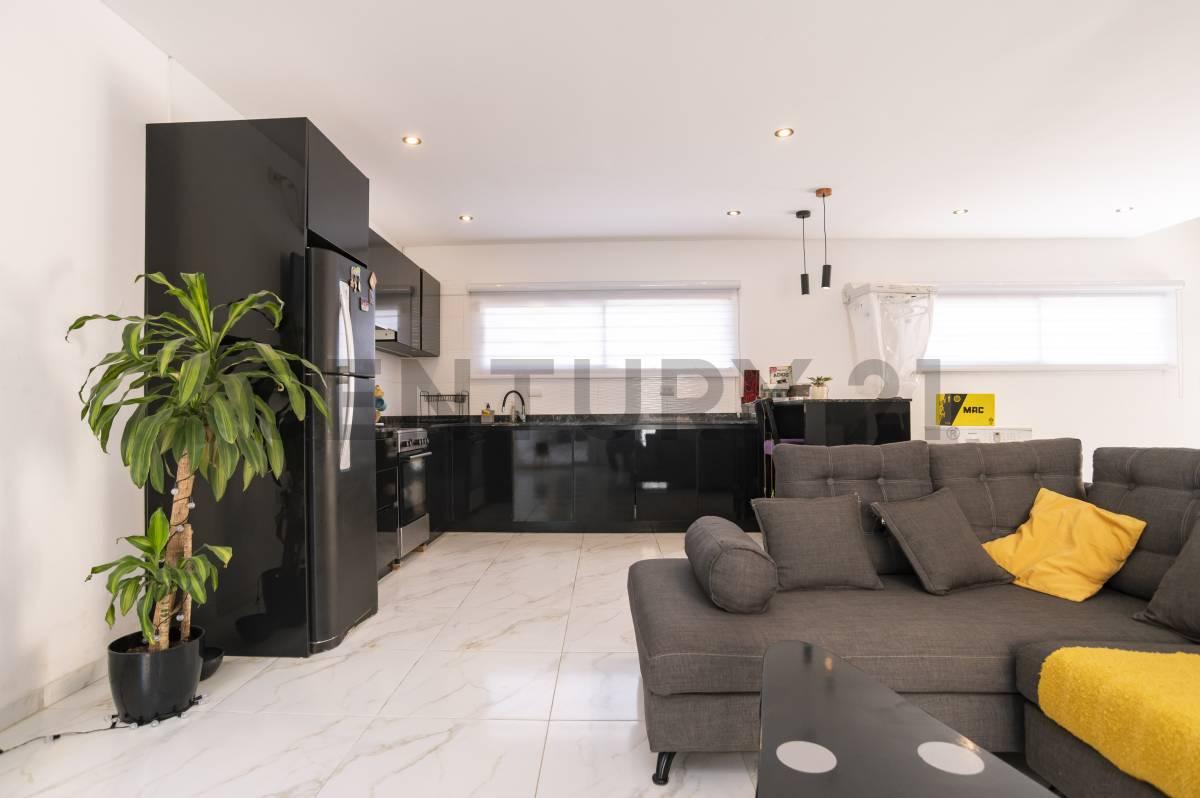 CASA + DUPLEX EN VENTA EN GONNET — foto 1