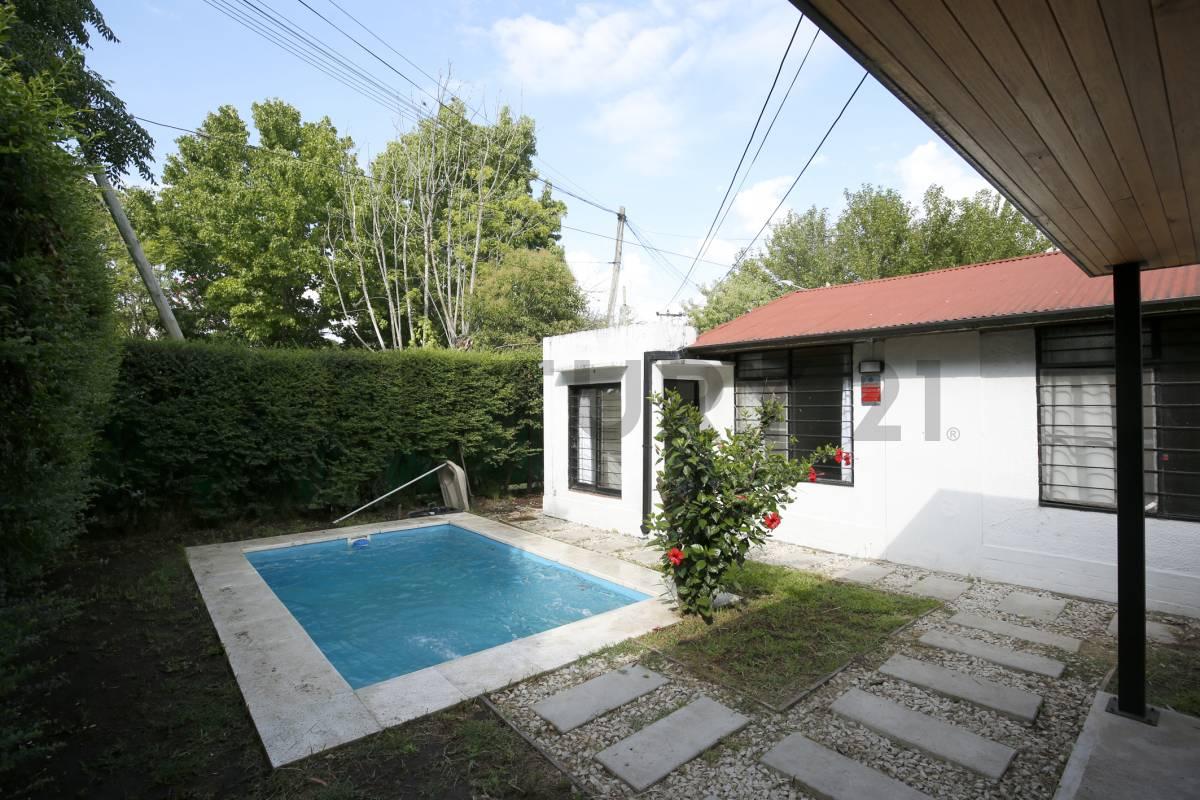 CASA EN VENTA EN CITY BELL DE 2 DORMITORIOS — foto 1