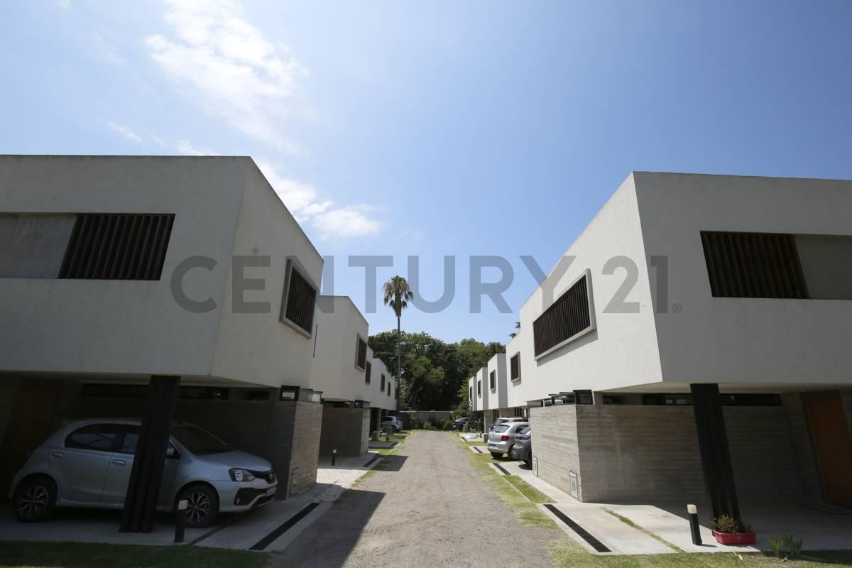CASA EN VENTA EN CITY BELL TIPO DUPLEX EN COMPLEJO CERRADO — foto 1