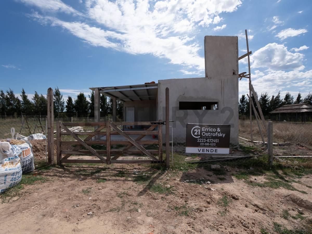 CASA EN VENTA EN LA PLATA (A TERMINAR) — foto 1