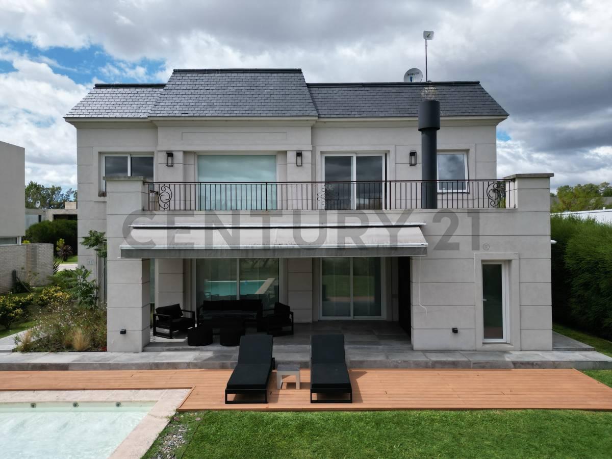 GRAND BELL- Casa de 3 dormitorios con Excelente fondo al Golf — foto 1