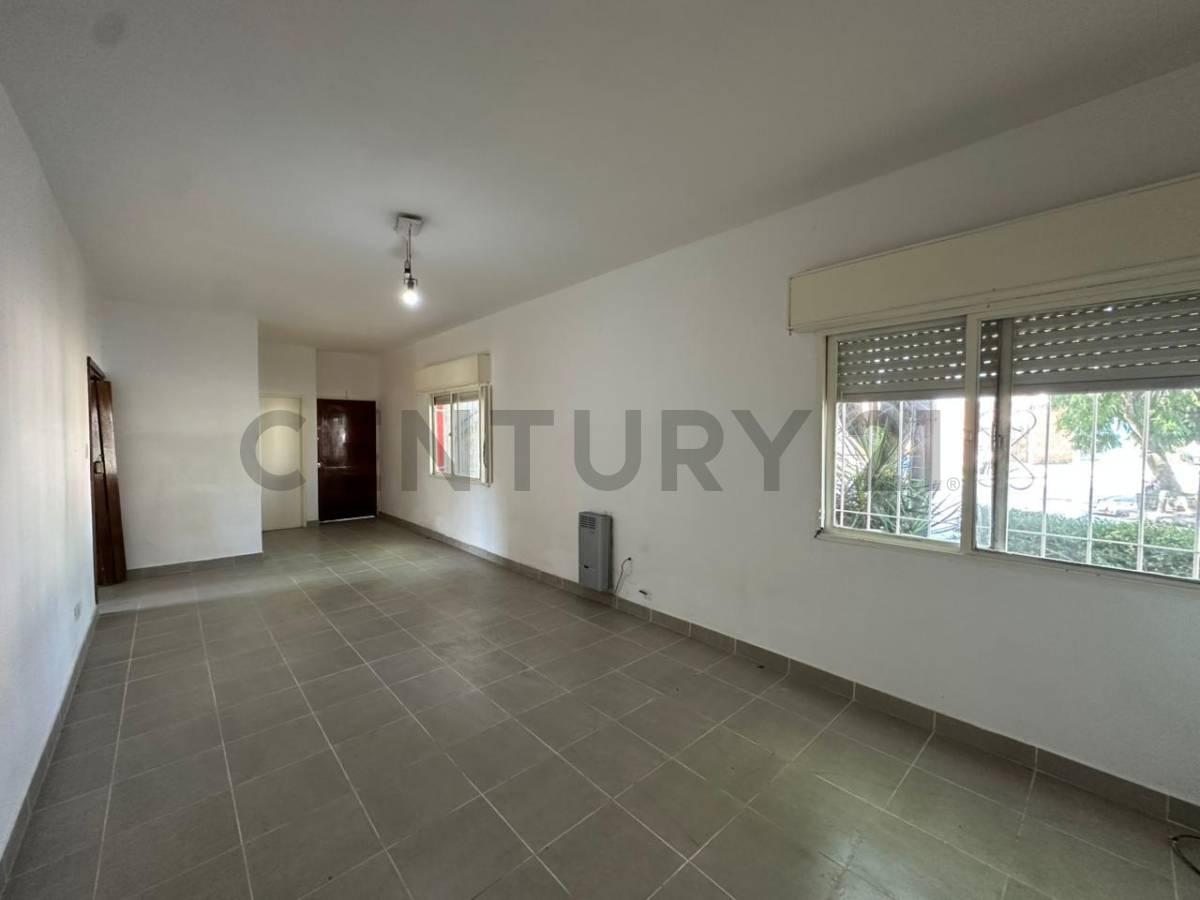 85 Y 12 | DEPARTAMENTO DE 3 DORMITORIOS REFACCIONADO EN VENTA — foto 1