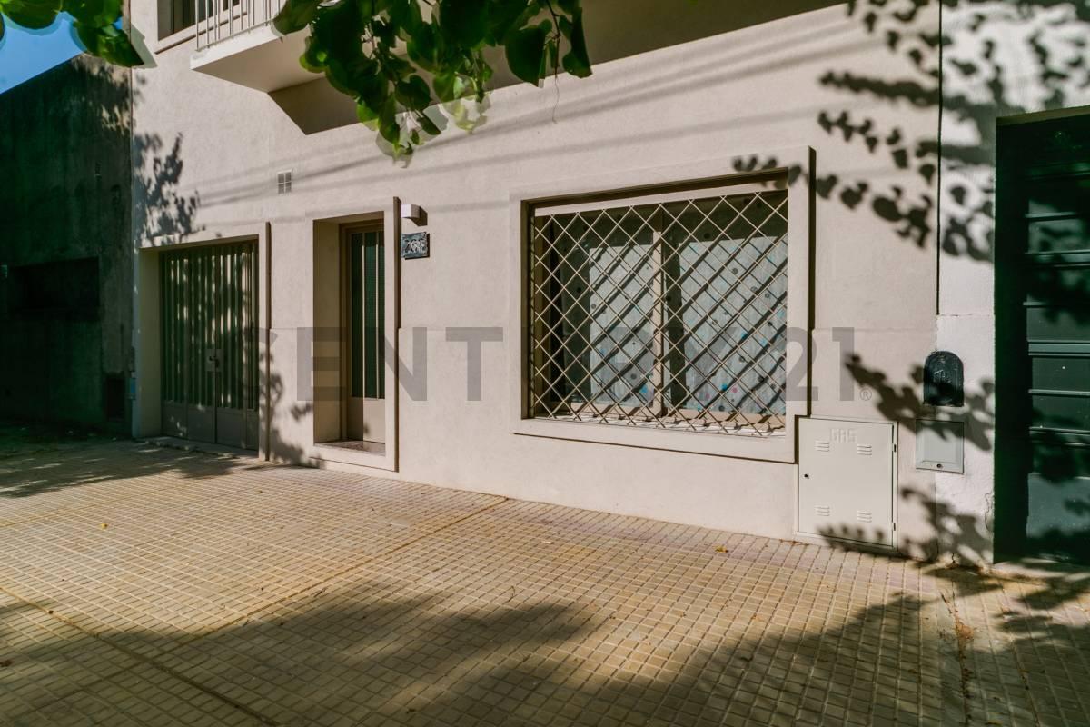 Casa 2 dorm,estudio y terraza en venta 8 37 y 37 — foto 1