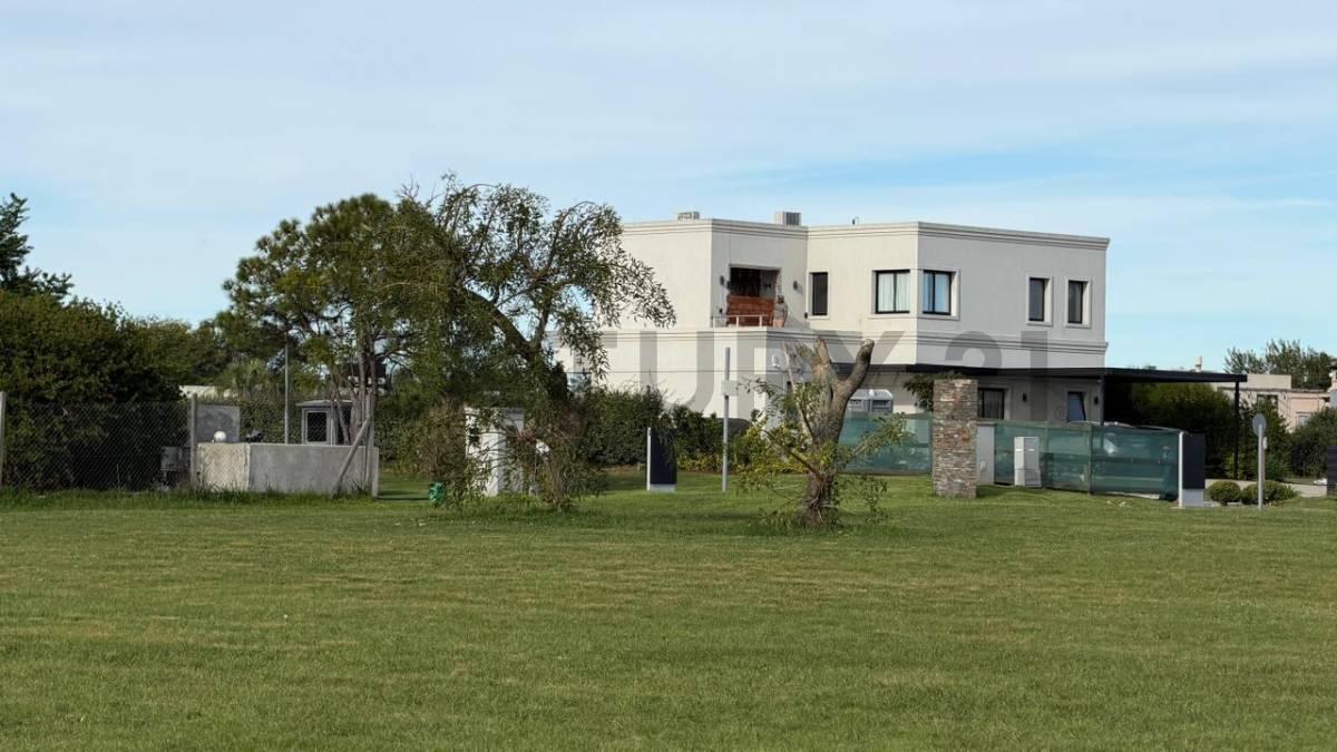 Lote en venta en Greenville Polo Resort en Berazategui — foto 1