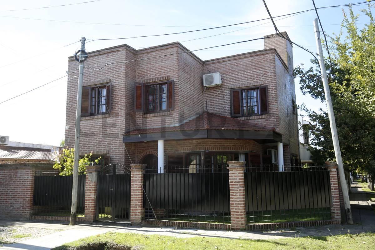 Casas en venta en Gonnet — foto 1
