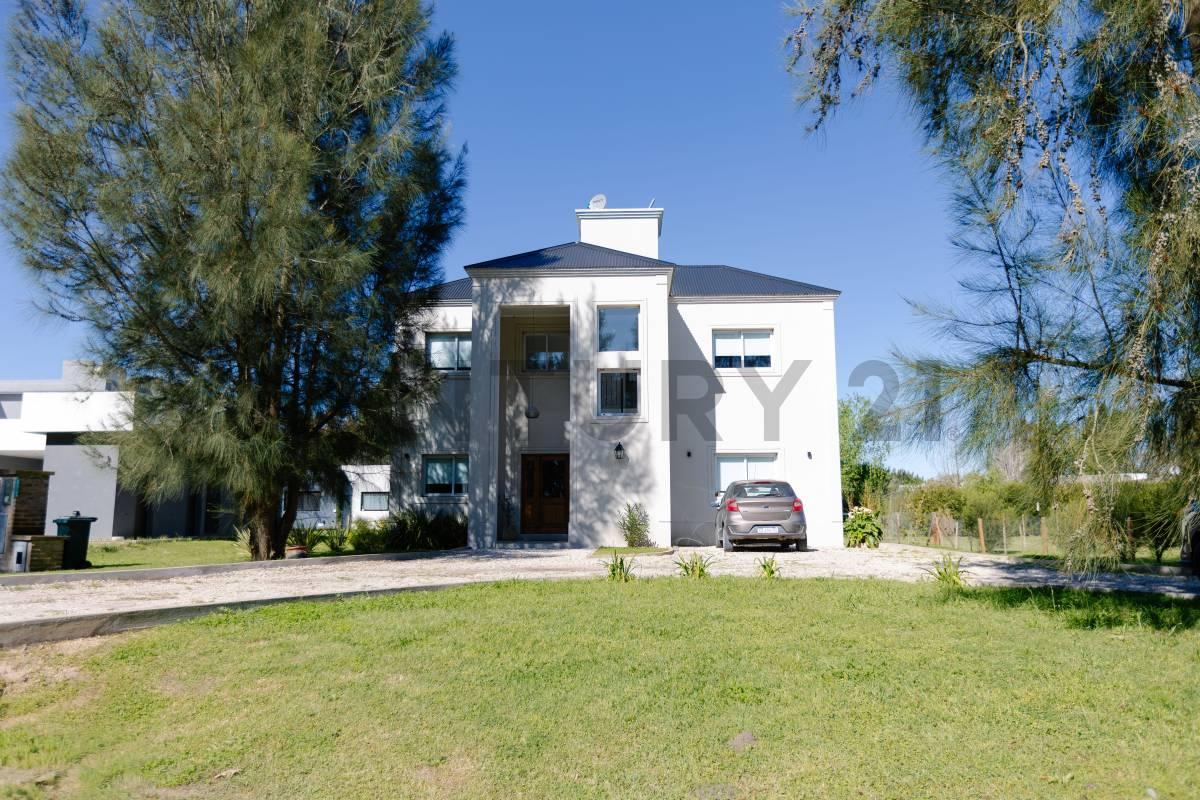 Casa en venta en Altos de Brandsen — foto 1