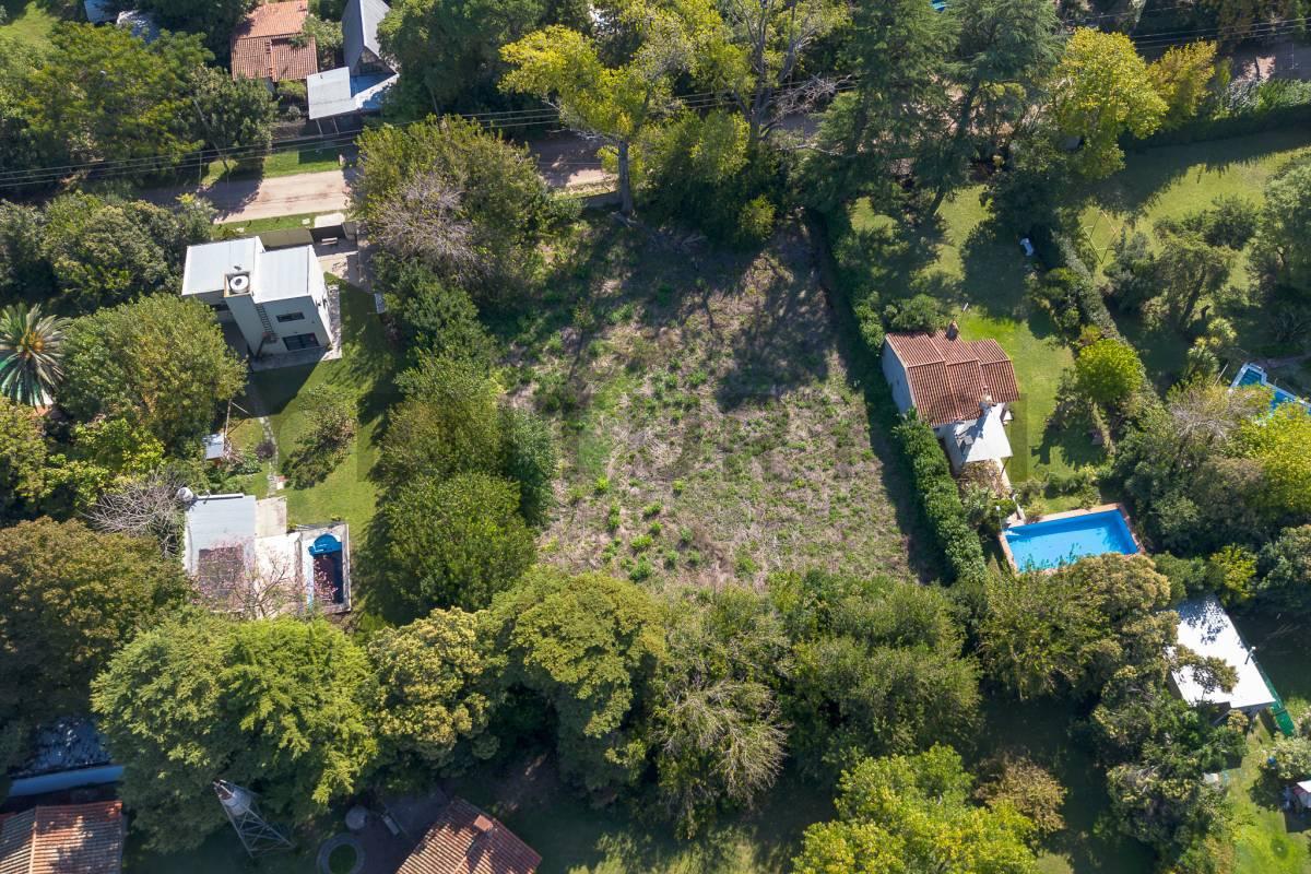Lote en venta en City Bell — foto 1