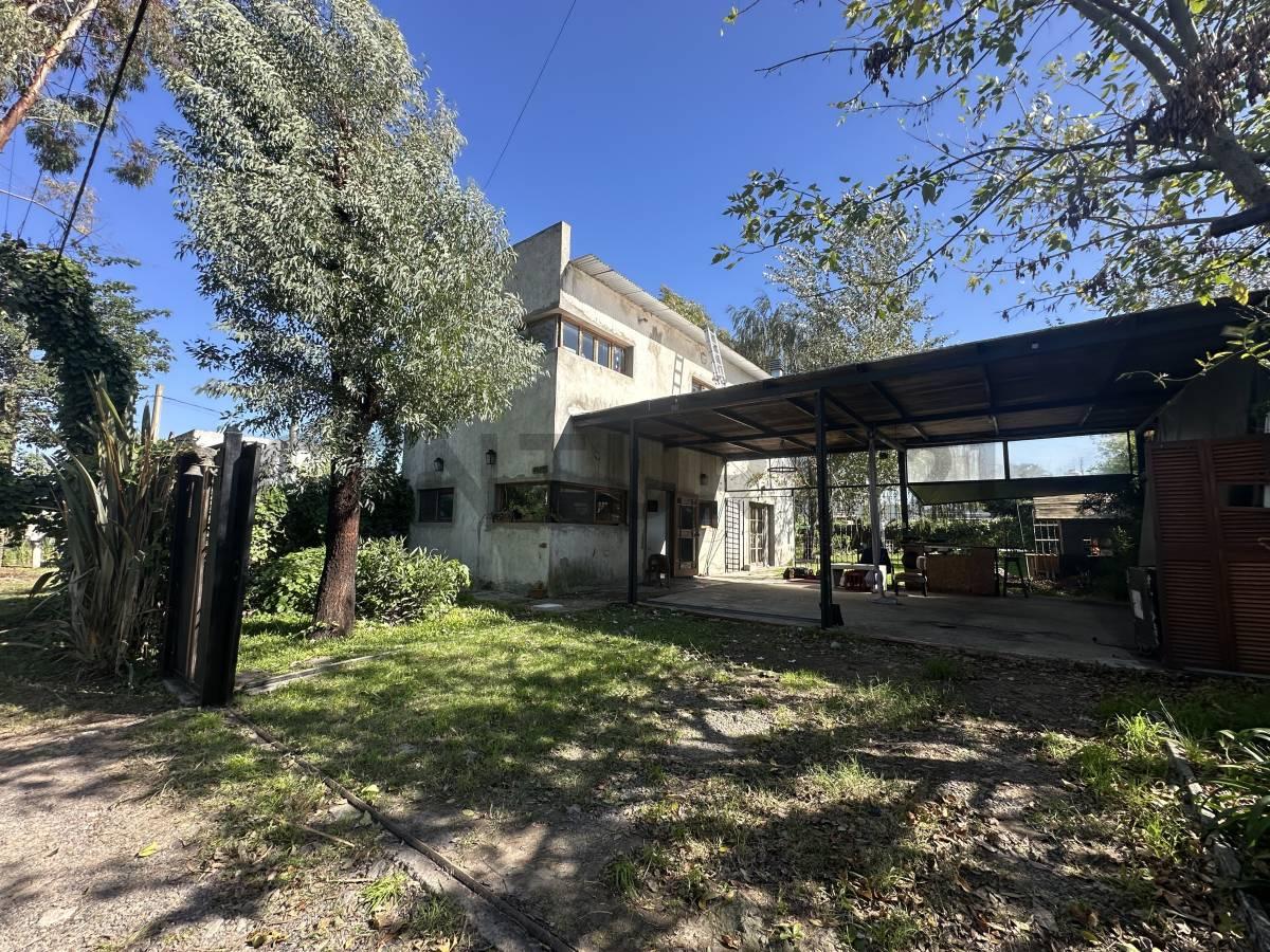 Casa en venta en Barrio Las Banderitas, City Bell – 447 bis entre 155 bis y 156 – Apta crédito – 2 d — foto 1