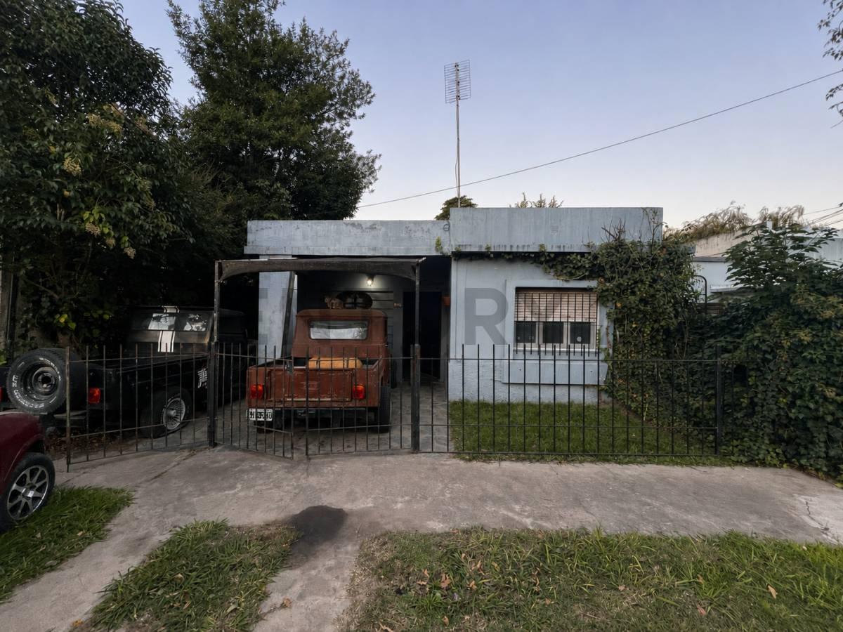 461 entre 13 c y 14 CASA DE 2 DORMITORIOS EN VENTA PILETA PARQUE CITY BELL — foto 1