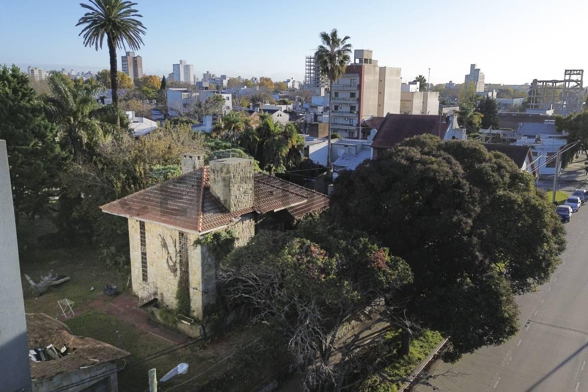 Lotes en venta en La Plata sobre Av 72 — foto 1